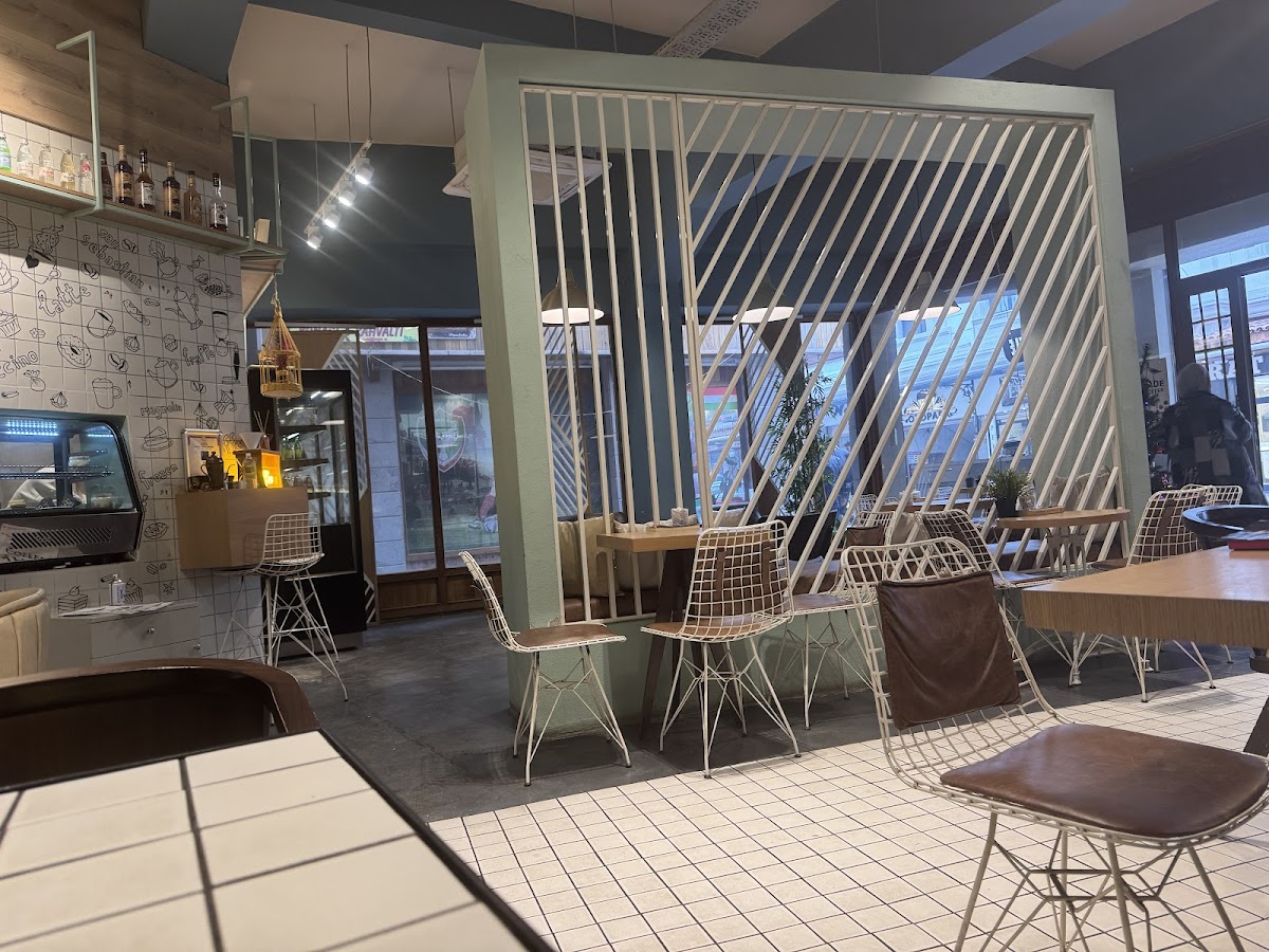 Yade Coffee And Design Shop