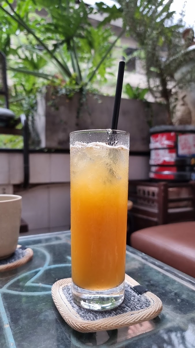 Hoang Thi Coffee Shop - 10