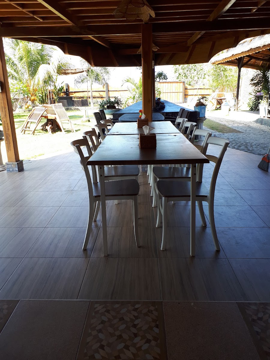 Cia Cifana village and coffee shop