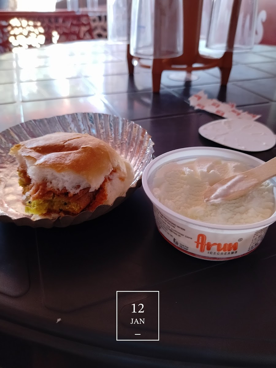 Zoop Cafe and Lassi Town - 7