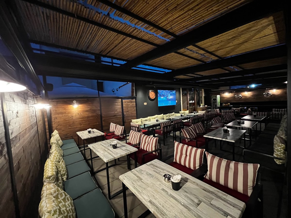 MIRROR cafe and deli