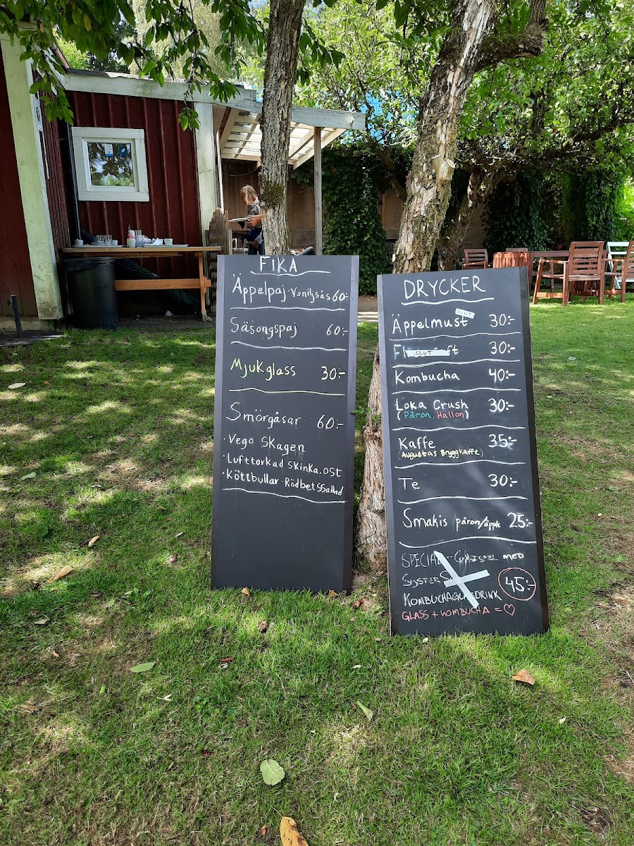 Apple Garden Cafe & Studio - 4