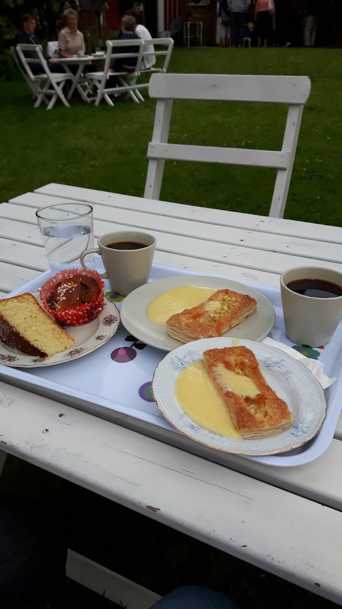 Apple Garden Cafe & Studio - 9