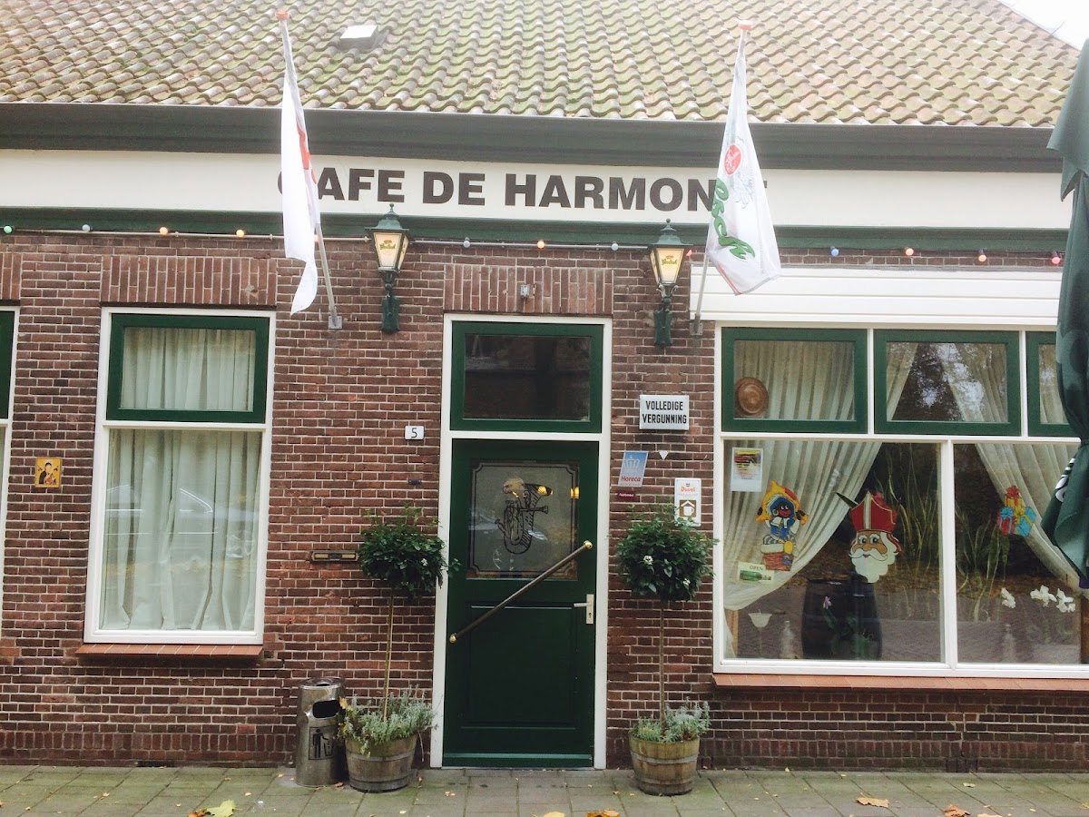 Cafe De Harmonie