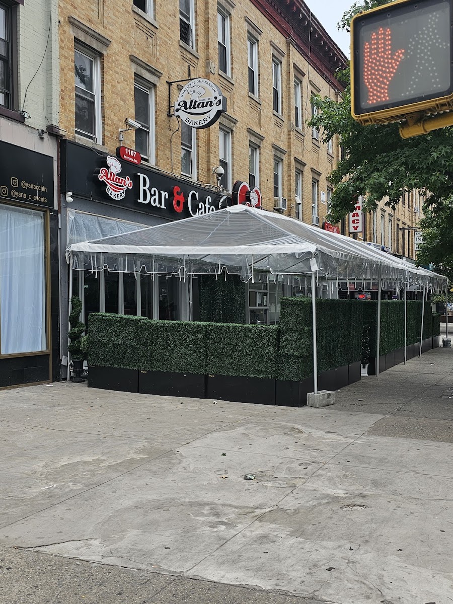 Allan’s Bakery Bar & Cafe
