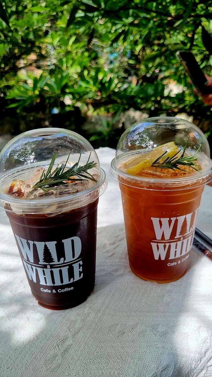 Wild a While Cafe & Coffee - 6