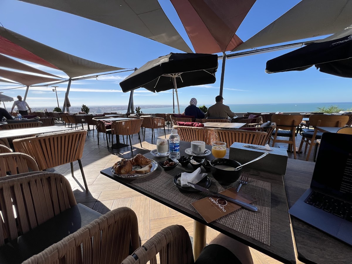 Cappucino : Café & Restaurant