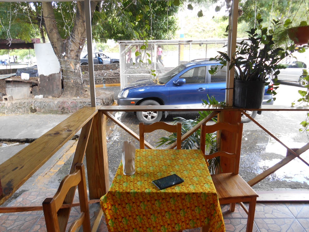 Mostaza Cafetería - 2