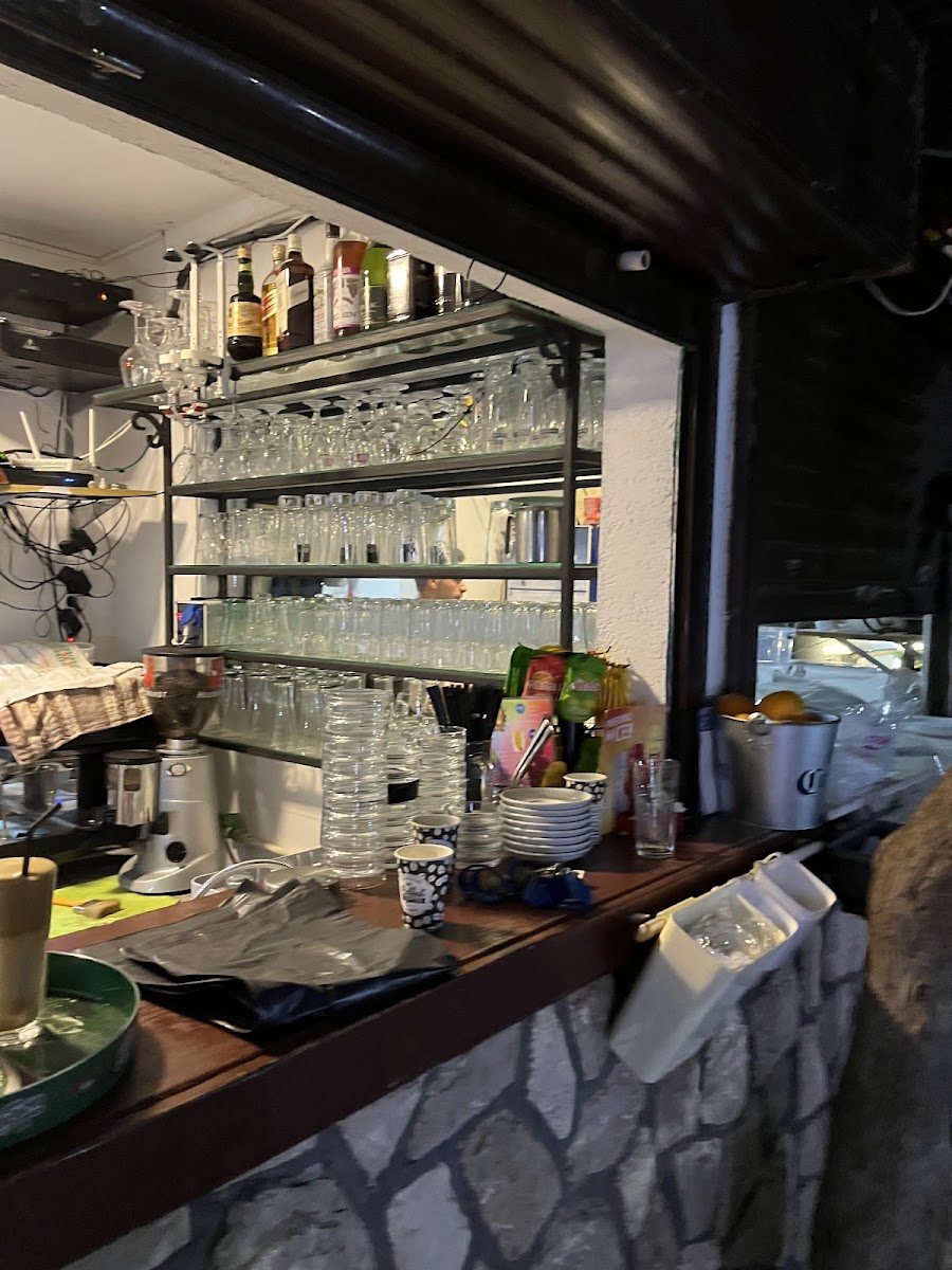 Caffe Pizzeria ,,Hladna Uvala'