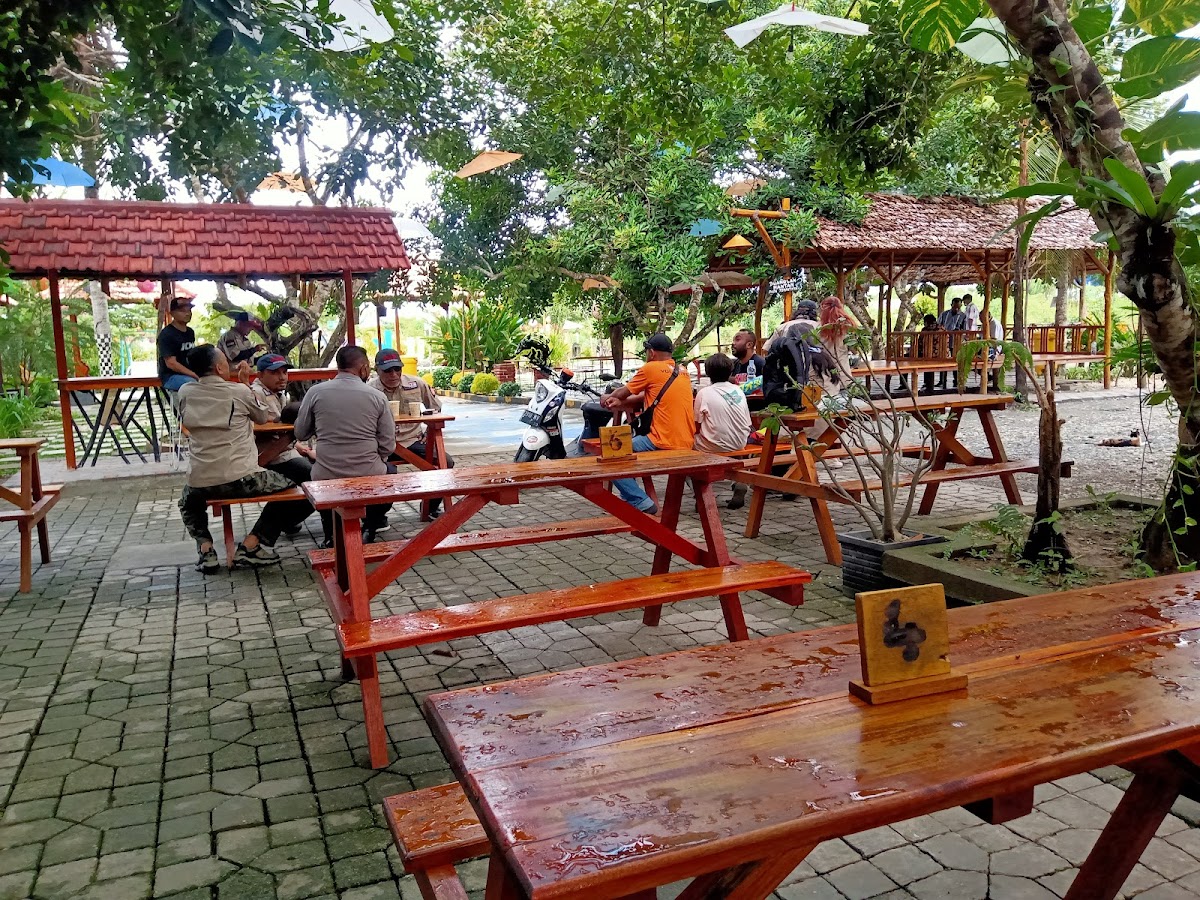 WaterBoom & LukuCaffe_Kampung Rambutan - 10