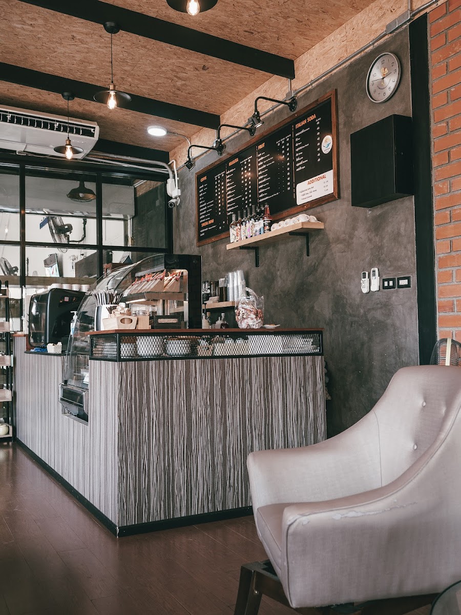 Khun Saichol Café (เขื่อนศรีนครินทร์)