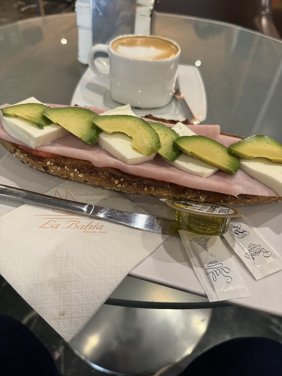 Cafetería La Bahia - 3