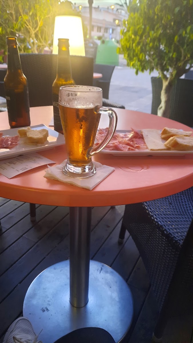 Cafetería La Bahia - 9