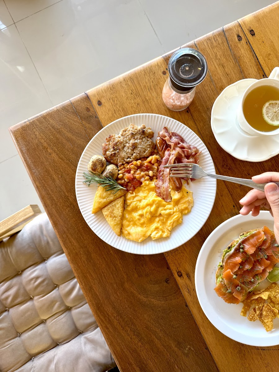 Elisha café and bistro - 8