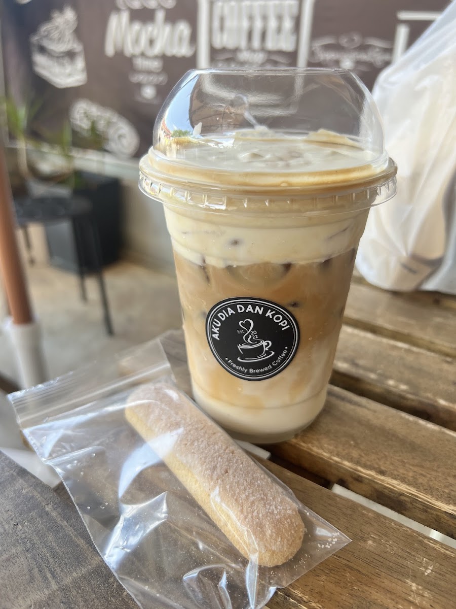 Aku Dia Dan Kopi - 4