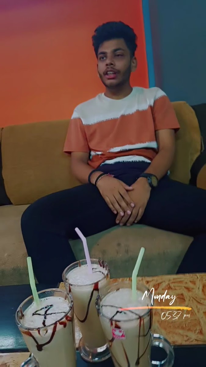 The Cafe House & Fast Food Plaza - 2