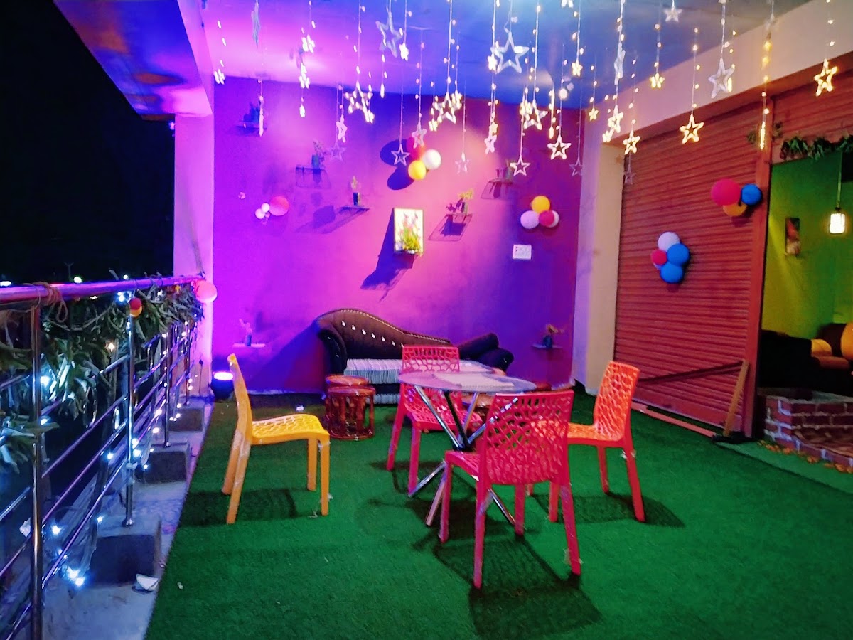 The Cafe House & Fast Food Plaza - 4