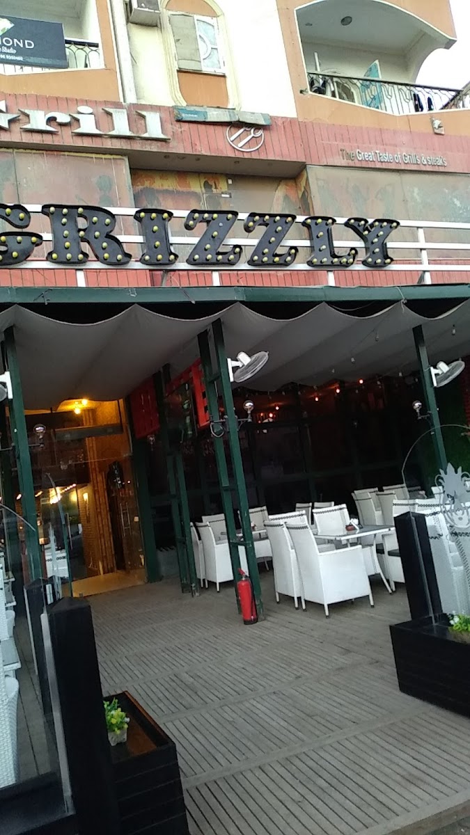 Grizzly Cafe & bakery