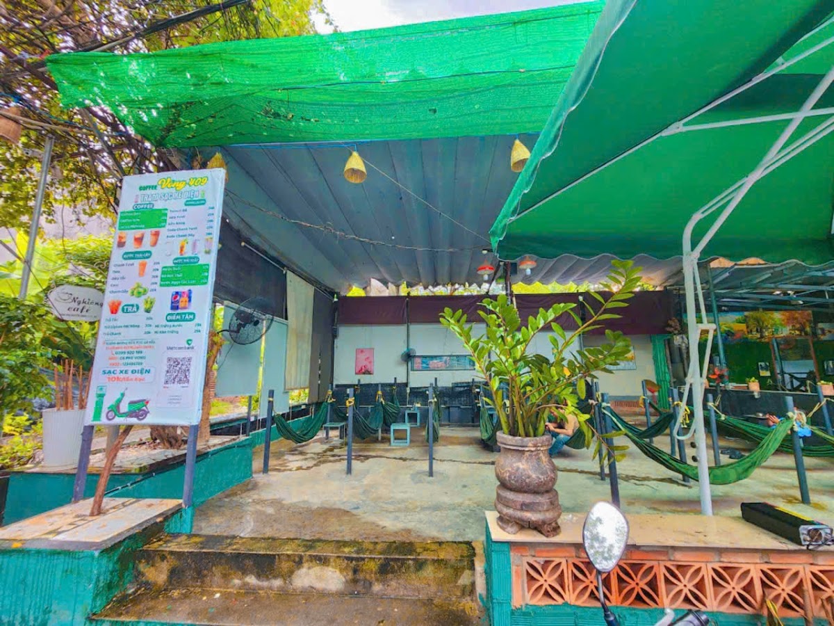 Cafe võng 409, Trạm sạc xe Điện - 3