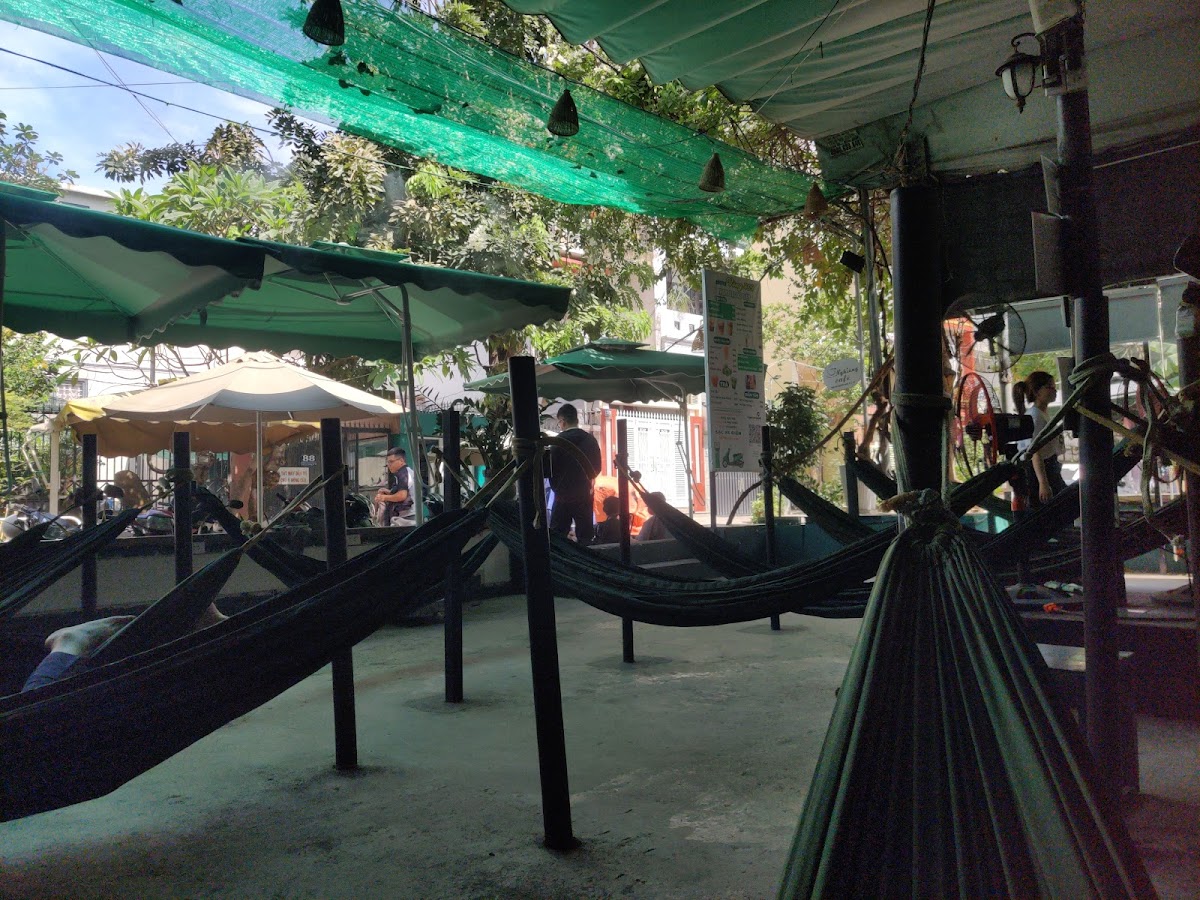 Cafe võng 409, Trạm sạc xe Điện - 4