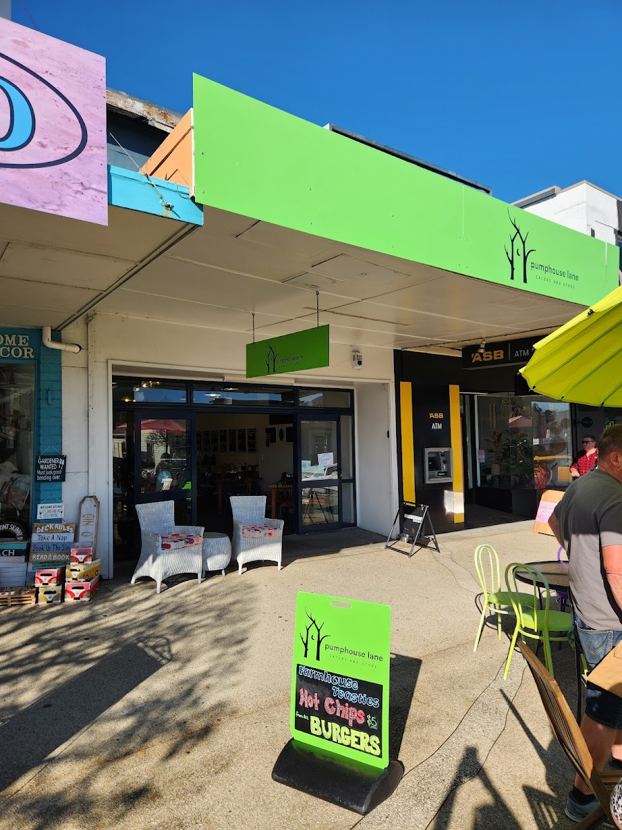 Pumphouse Lane Eatery and Store