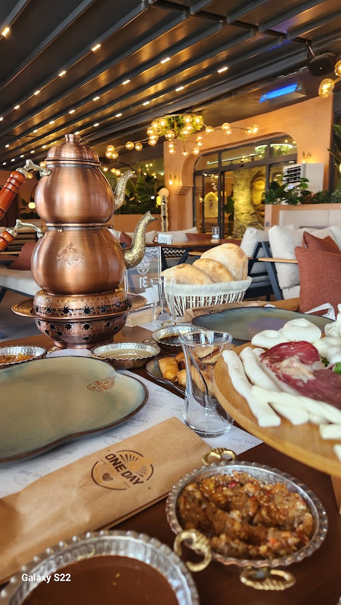 ONE DAY COFFEE LOUNGE