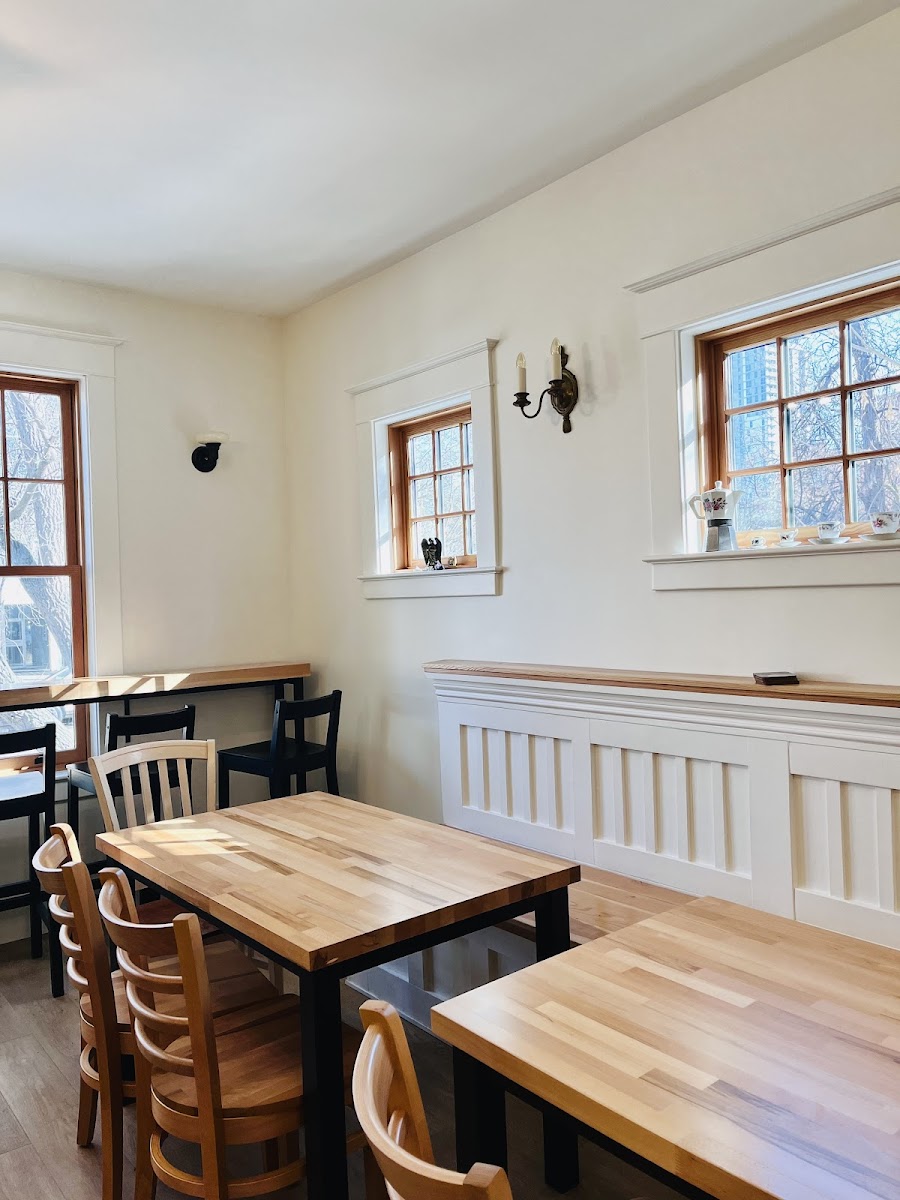 Leonardo’s Coffee and Sandwich House