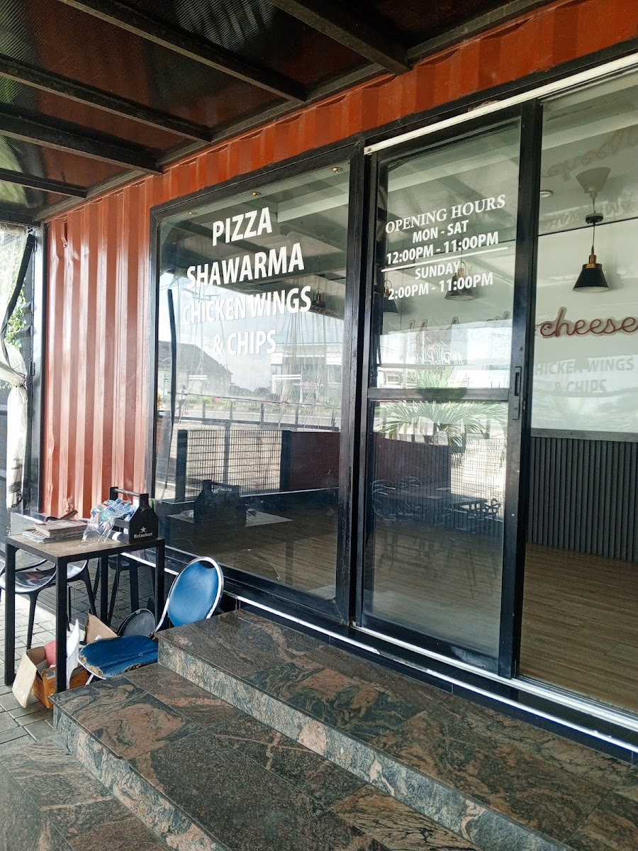Pizeria Café & Grill