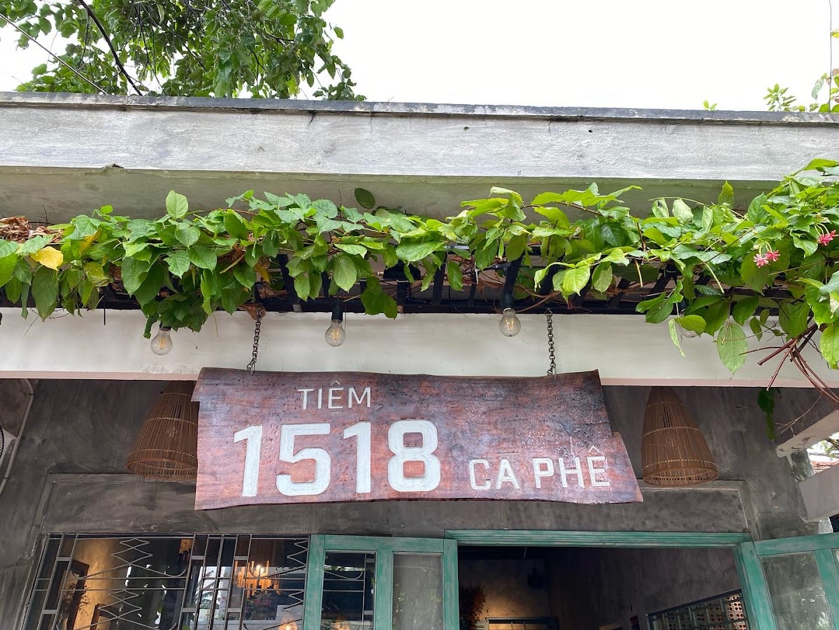 Tiệm cafe 1518
