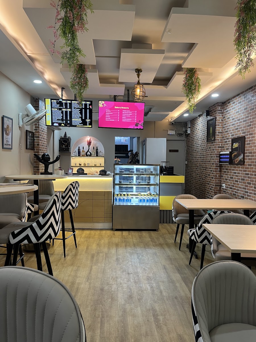 Kettle And Mugs Cafe