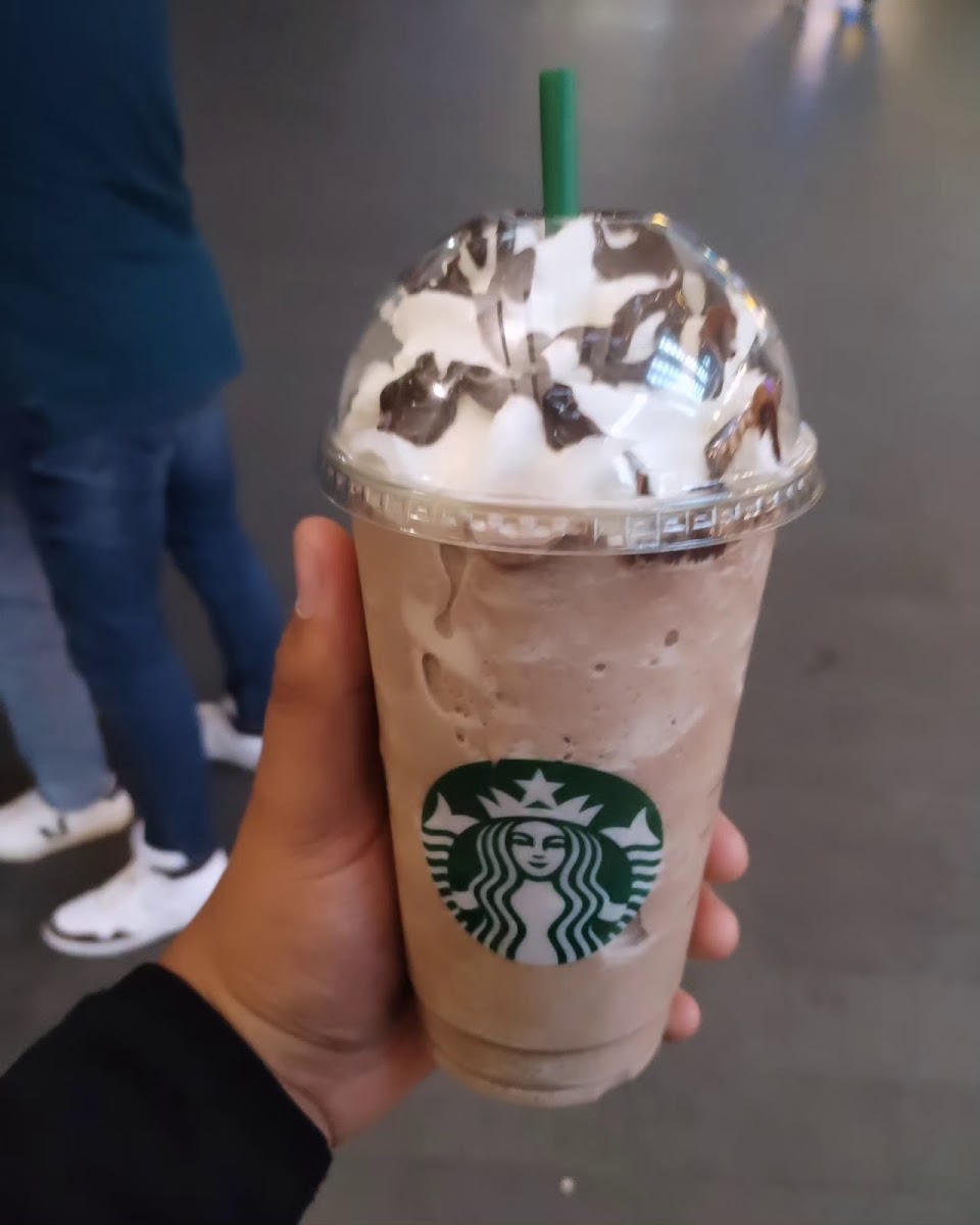 Starbucks Drive Thru Plaza Del Valle - 6