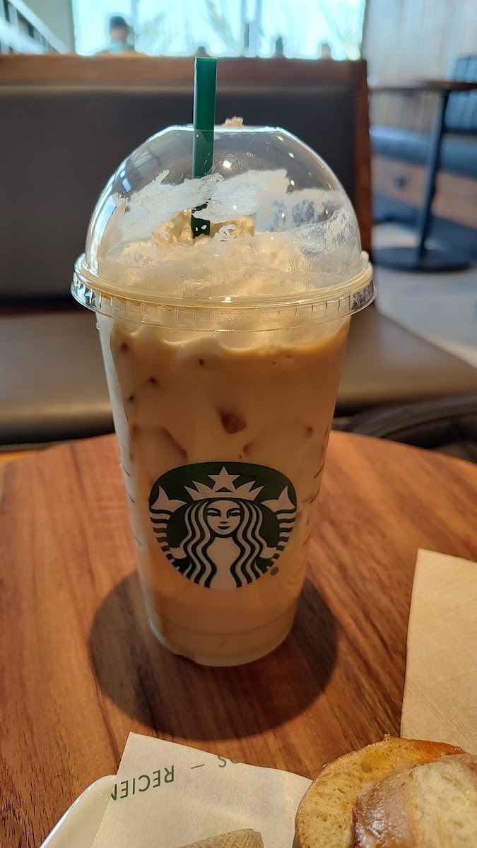 Starbucks Drive Thru Plaza Del Valle - 9