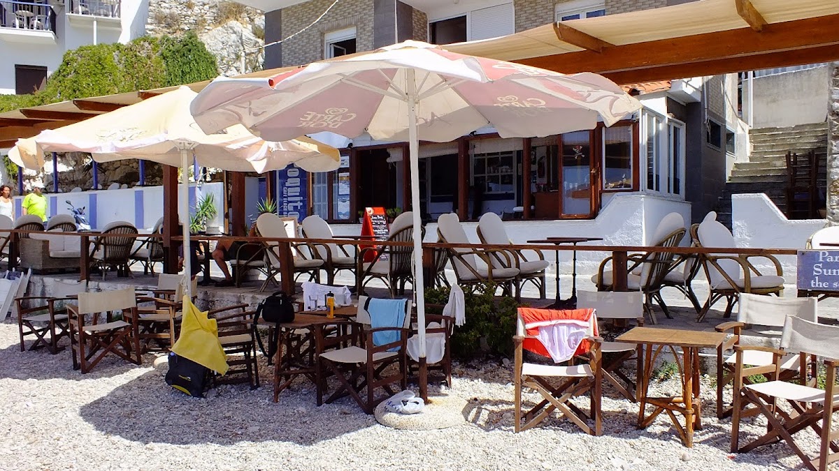 Poquito Café - Beach Bar