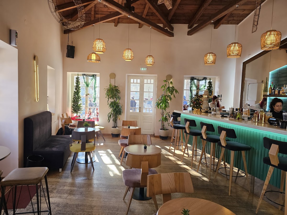 Papagalos Cafe Cocktail Bar