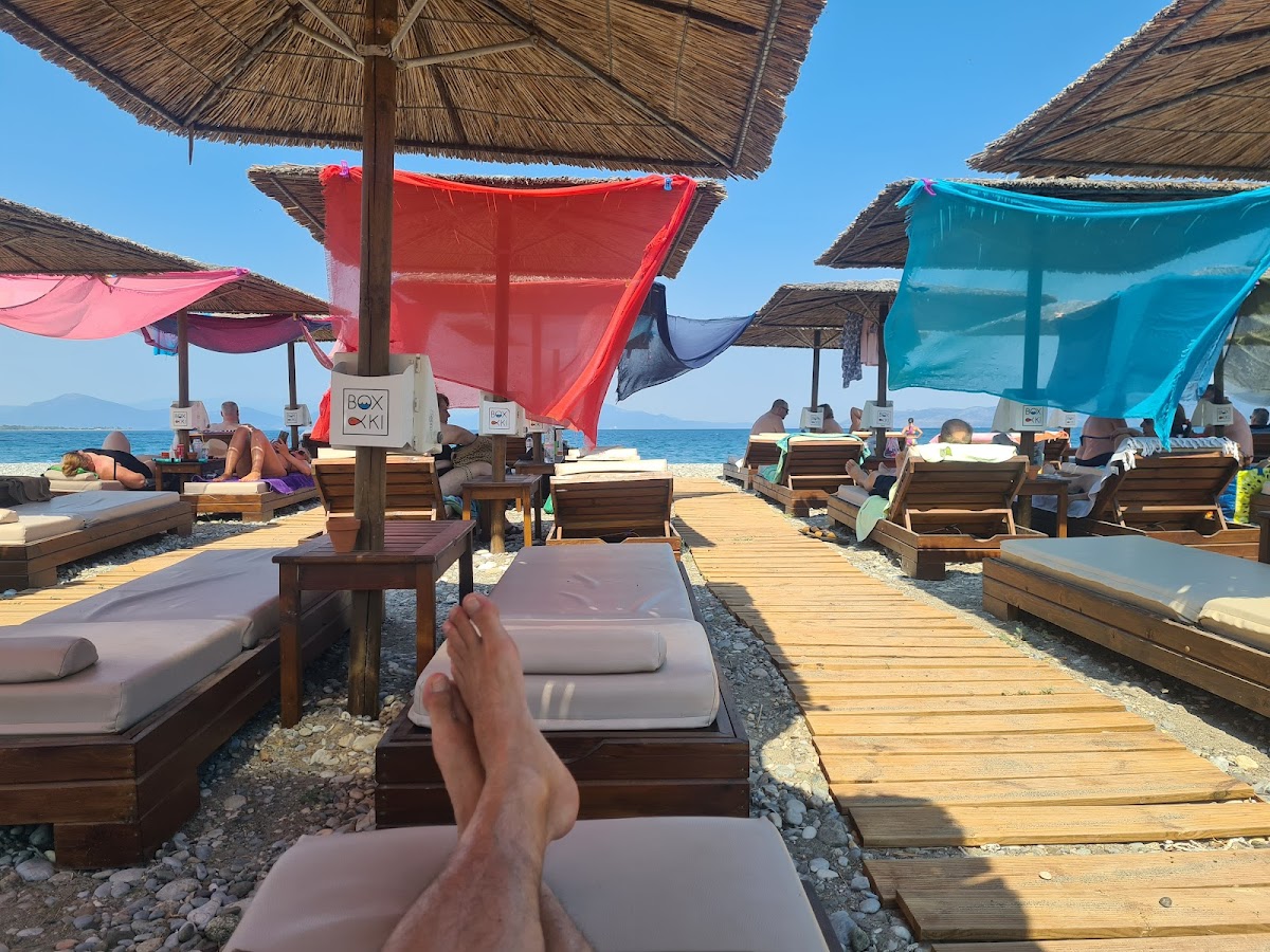 avantis cafe (Ξαπλώστρες Παραλία)