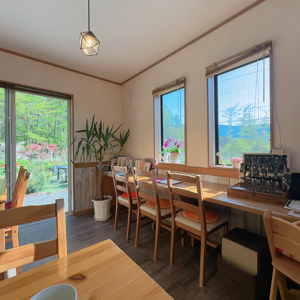 はなもも Caffe Dogrun