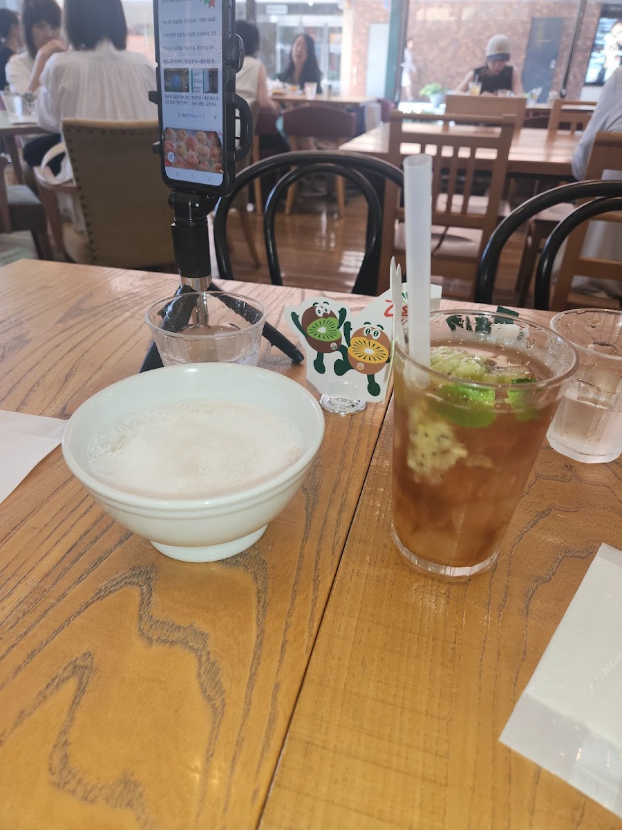 Afternoon Tea TEAROOM Izutsuya Kokura Restaurant - 10