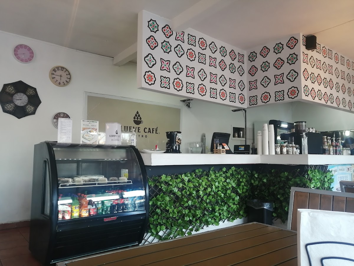 Llueve Café Suc. El Rubi