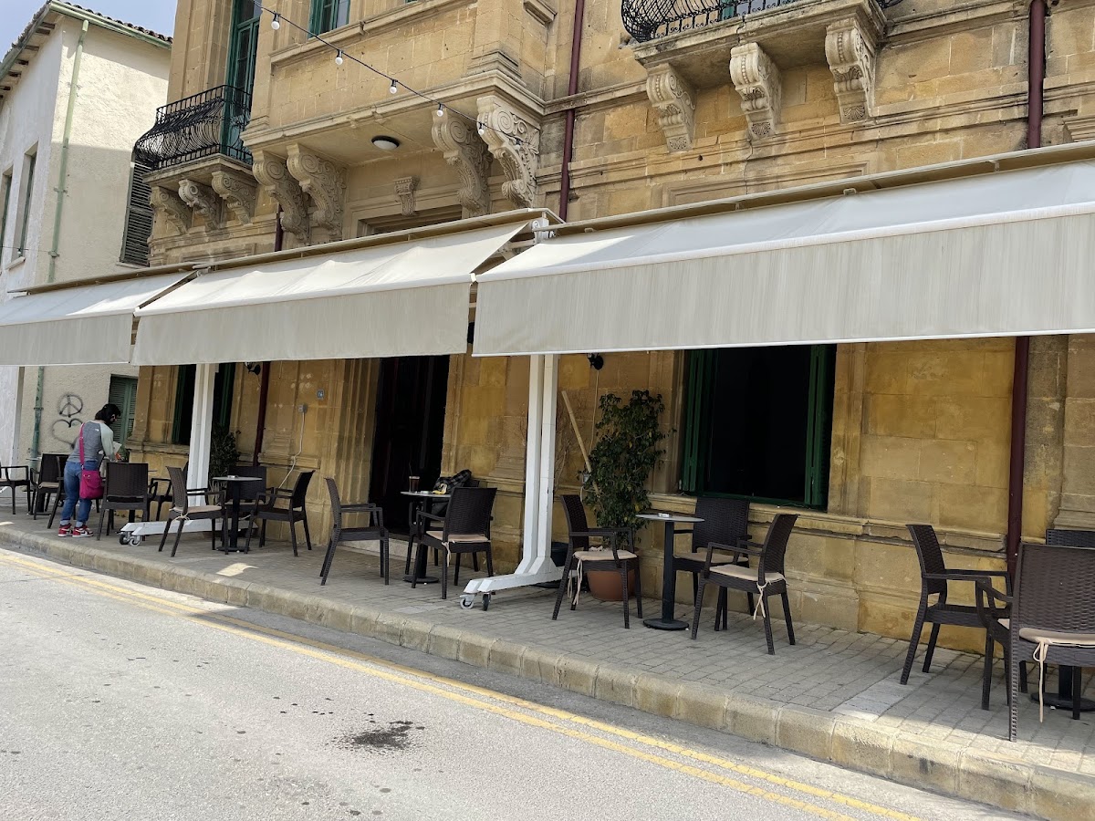 Tipica Coffee Roasters