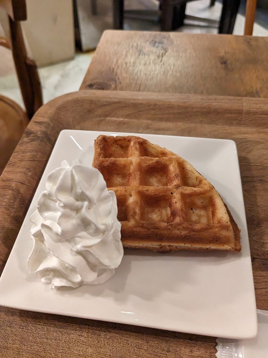 SQUARE Cafe Nihonbashi Hamacho - 6