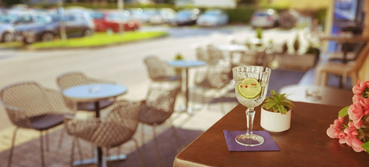 Indigo Coffee & Bar - 9