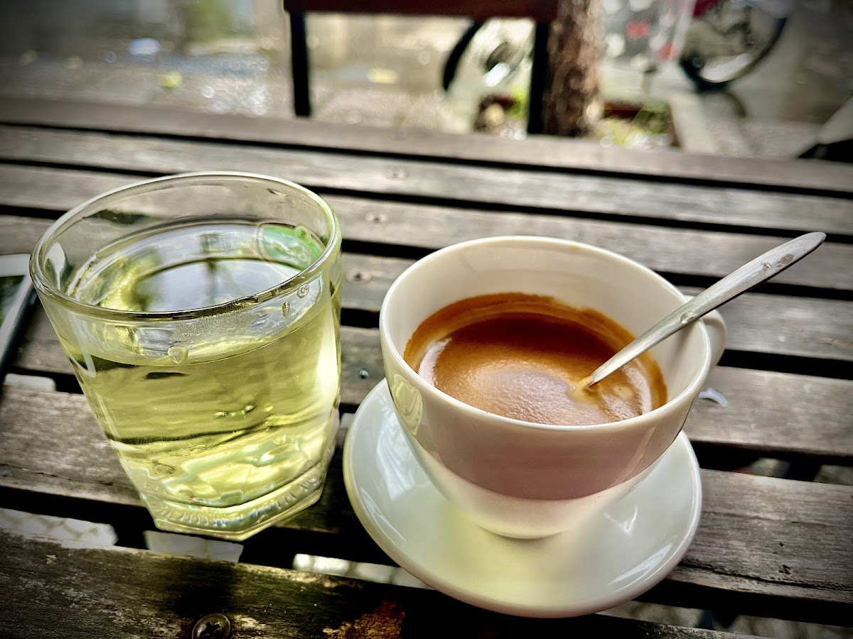 Saigon Cafe stone - 7