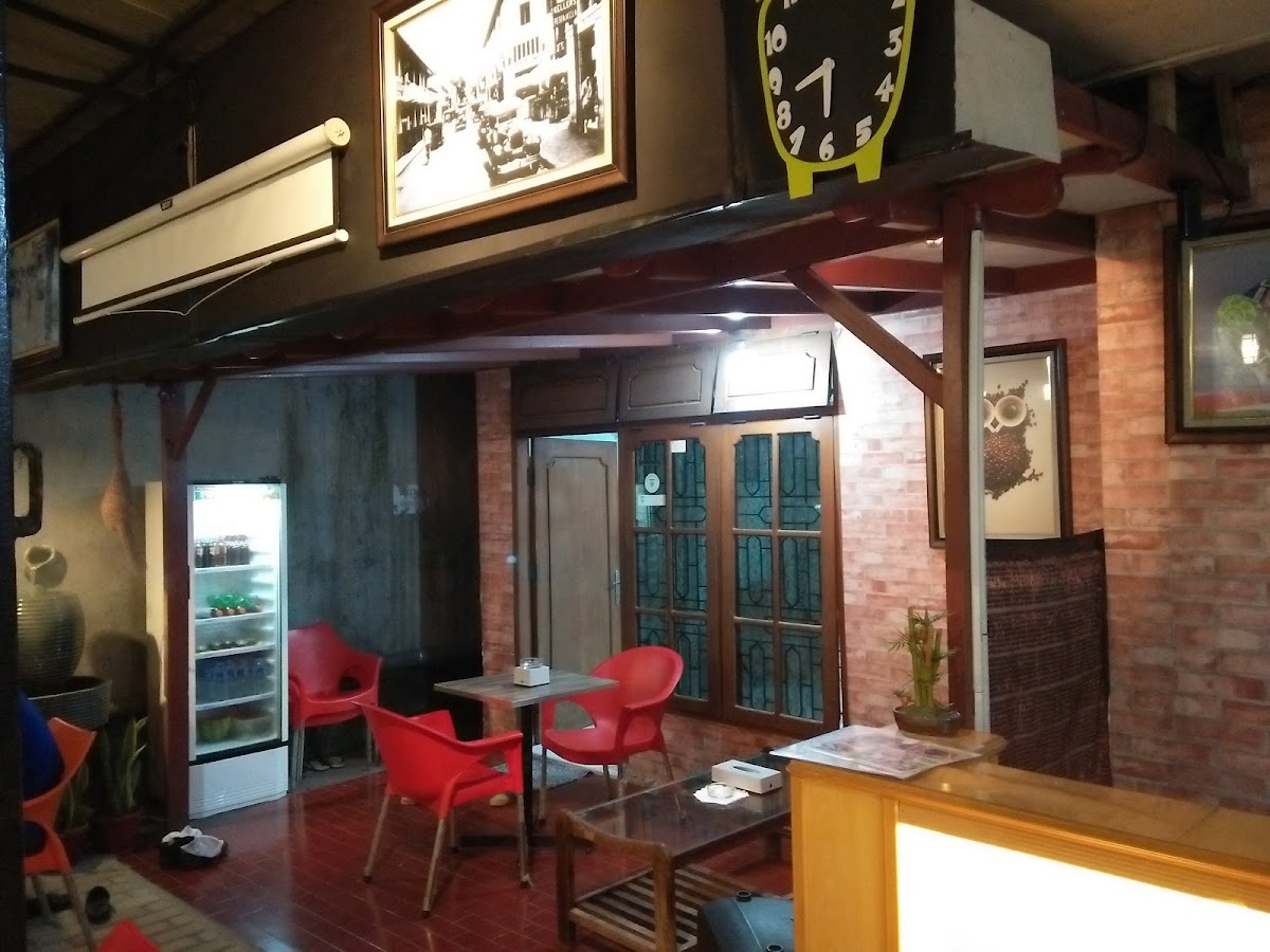 Adhyaksa Solong Cafe