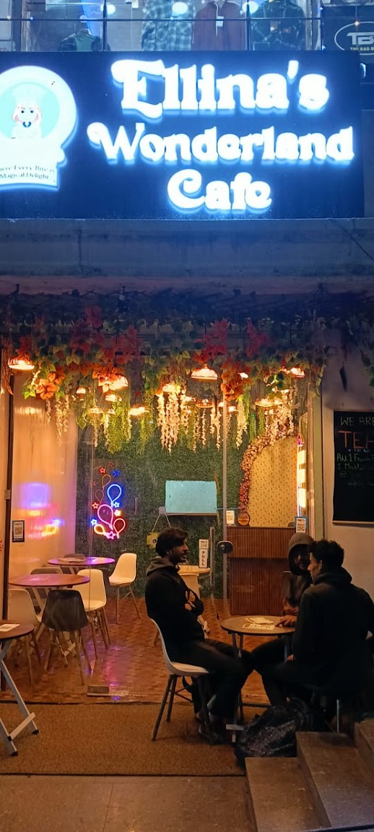 Ellina's Wonderland Cafe