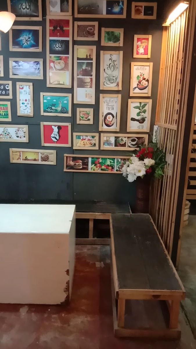 Cafe ULIS Maknyos - 2