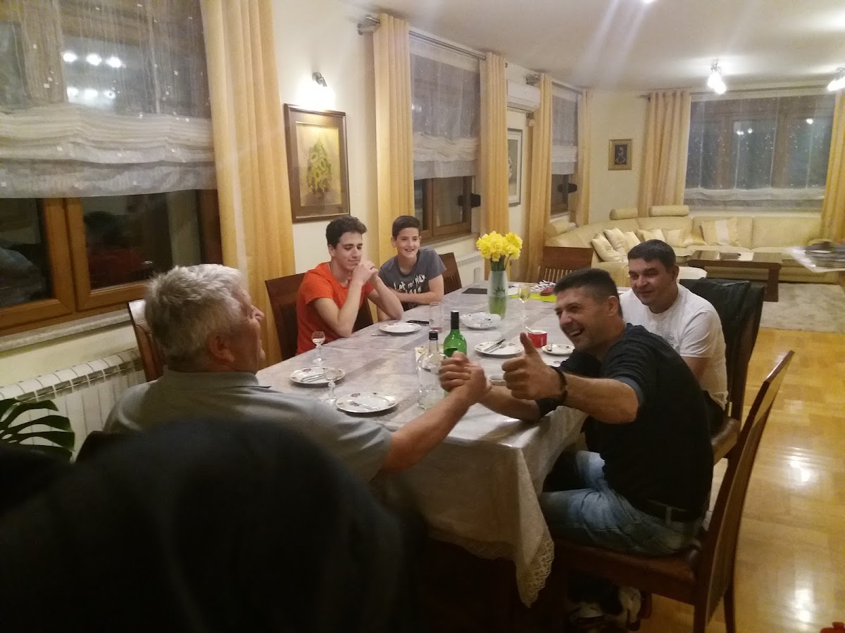 Caffe bar MONT, MAKS GRUPA d.o.o.