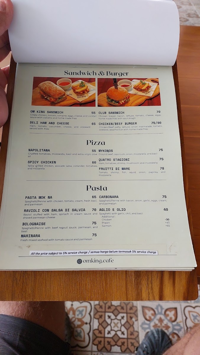 Om King Coffee & Eatery - 9