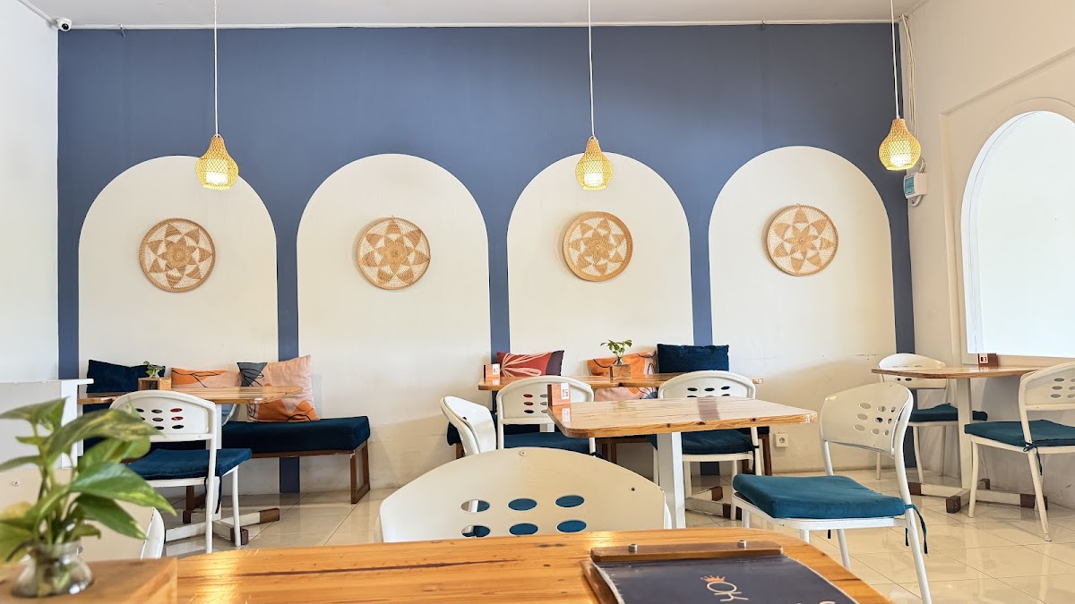 Om King Coffee & Eatery - 3