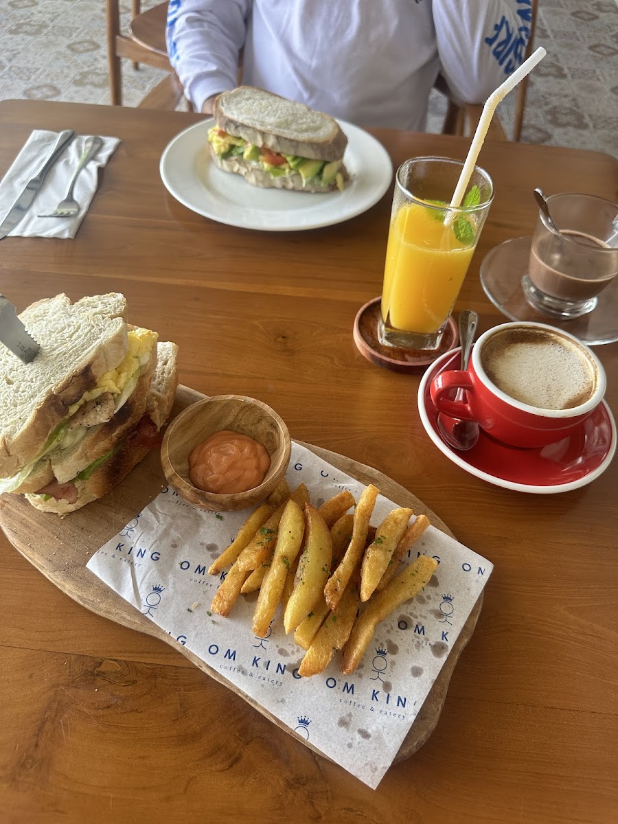 Om King Coffee & Eatery - 7