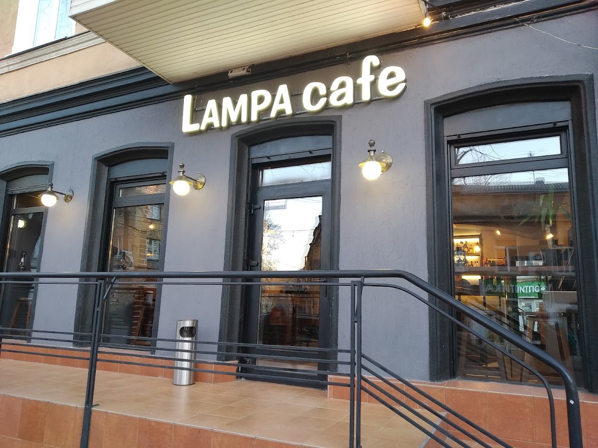 Lampa cafe
